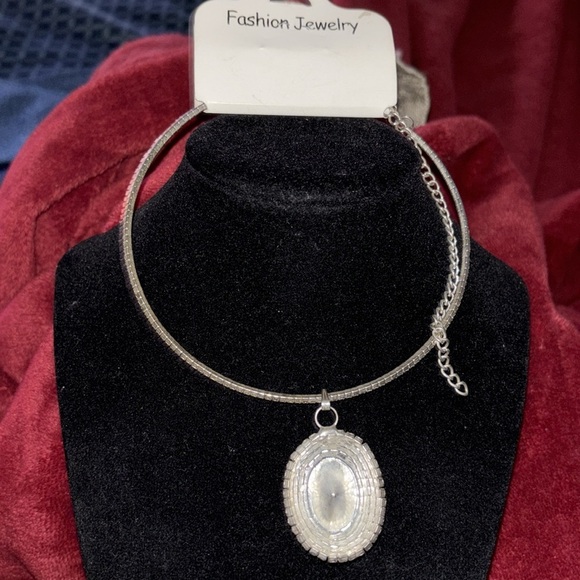 Elegant Silver and Blue Jewelry Set - Picture 6 of 12